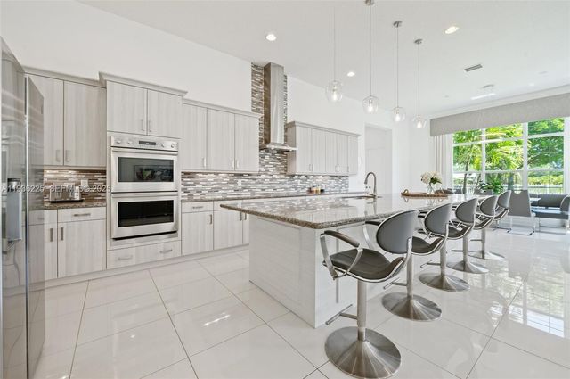 5292 S Sterling Ranch Cir, Davie, FL 33314