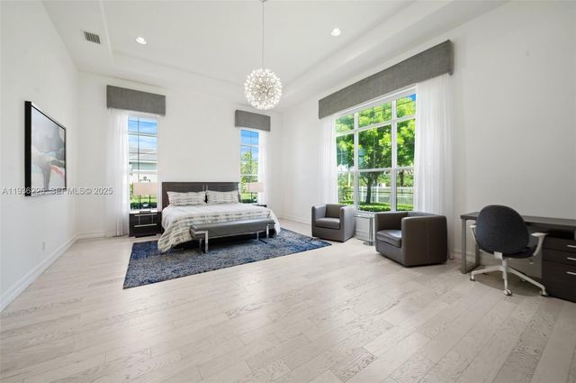 5292 S Sterling Ranch Cir, Davie, FL 33314