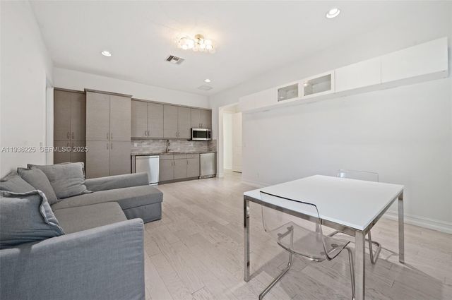 5292 S Sterling Ranch Cir, Davie, FL 33314