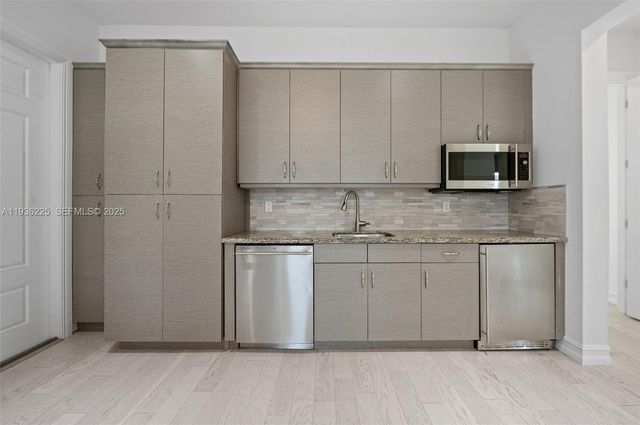 5292 S Sterling Ranch Cir, Davie, FL 33314