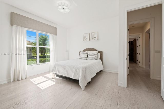 5292 S Sterling Ranch Cir, Davie, FL 33314