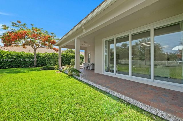 5292 S Sterling Ranch Cir, Davie, FL 33314