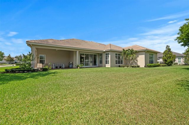 5292 S Sterling Ranch Cir, Davie, FL 33314
