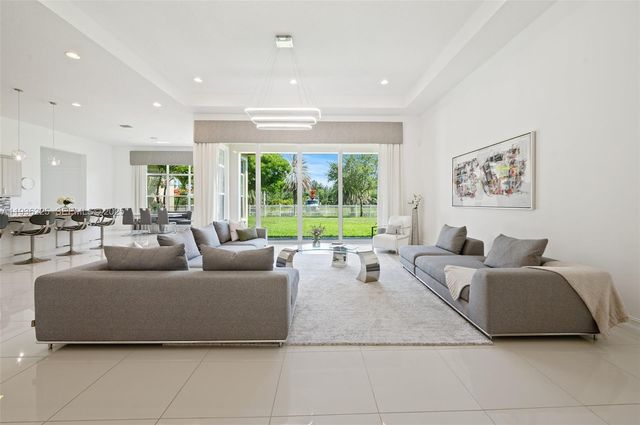 5292 S Sterling Ranch Cir, Davie, FL 33314