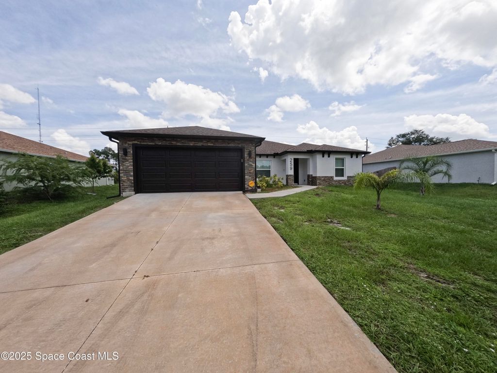 259 Wilton Avenue SW, Palm Bay, FL 32908