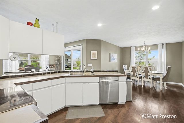 7707 Park Ridge Drive, Jenison, MI 49428