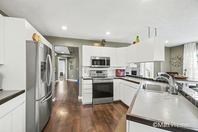 7707 Park Ridge Drive, Jenison, MI 49428