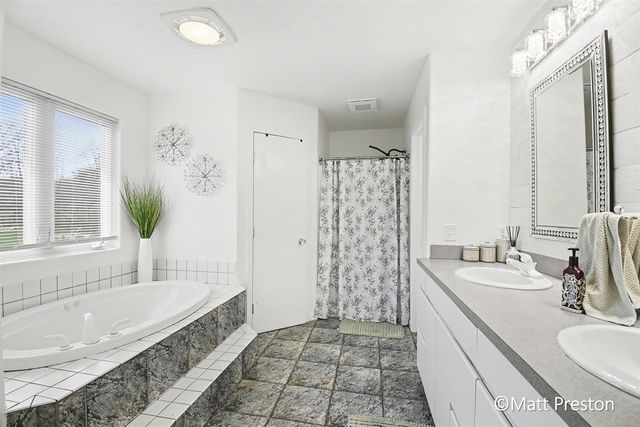 7707 Park Ridge Drive, Jenison, MI 49428