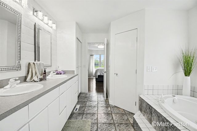 7707 Park Ridge Drive, Jenison, MI 49428