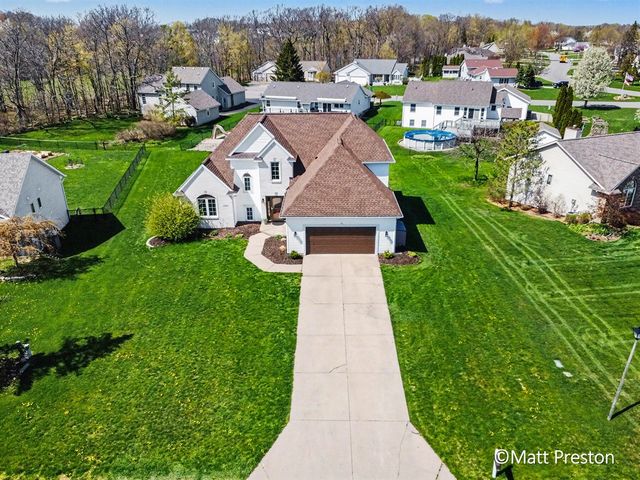 7707 Park Ridge Drive, Jenison, MI 49428