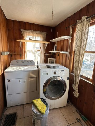 2112 Martin Luther King Jr Parkway, Des Moines, IA 50314