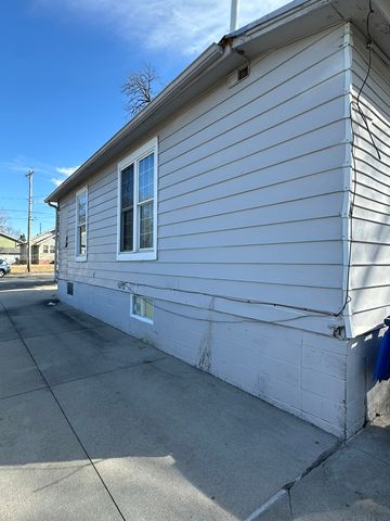 2112 Martin Luther King Jr Parkway, Des Moines, IA 50314