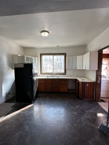 2112 Martin Luther King Jr Parkway, Des Moines, IA 50314