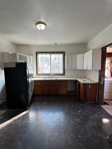 2112 Martin Luther King Jr Parkway, Des Moines, IA 50314