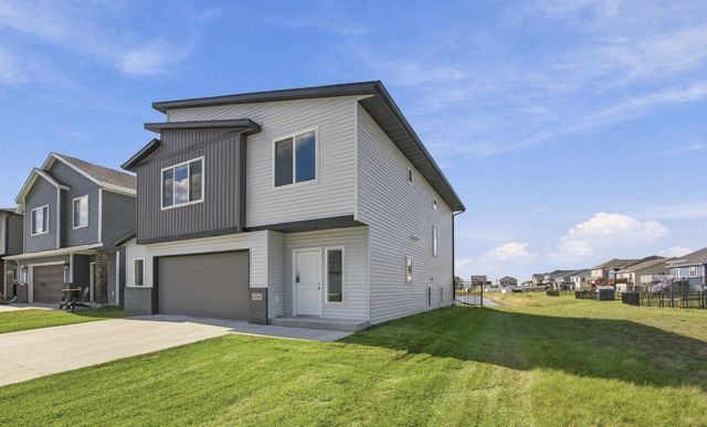 2722 12th Street W, West Fargo, ND 58078