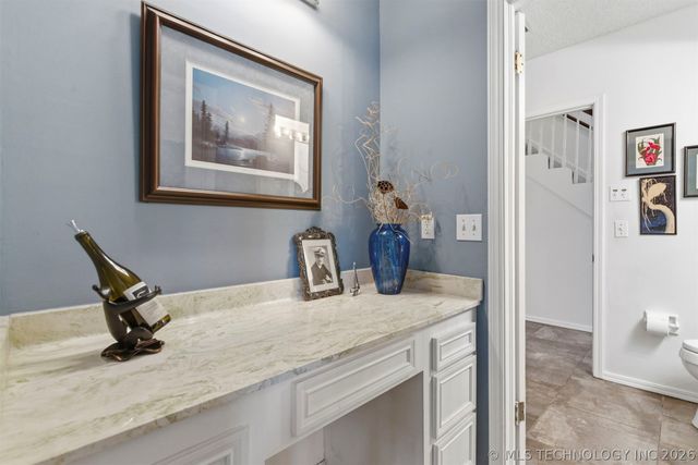 508 Meadowood Drive, Broken Arrow, OK 74011