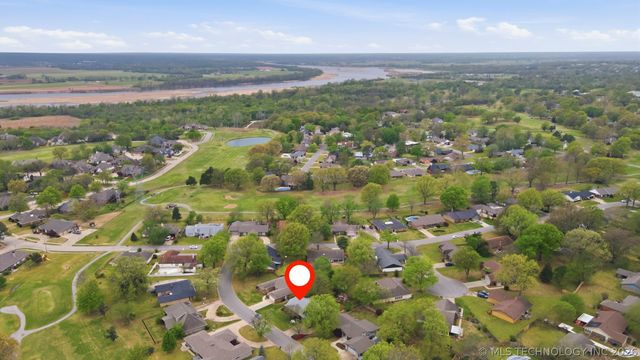 508 Meadowood Drive, Broken Arrow, OK 74011