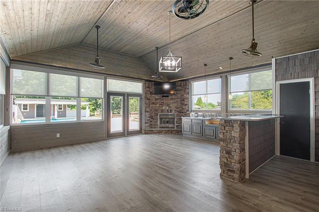 1971 Delaine Drive, Burlington, NC 27215