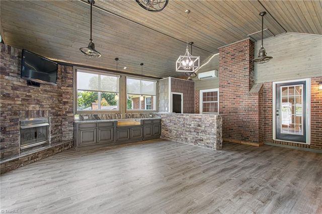 1971 Delaine Drive, Burlington, NC 27215