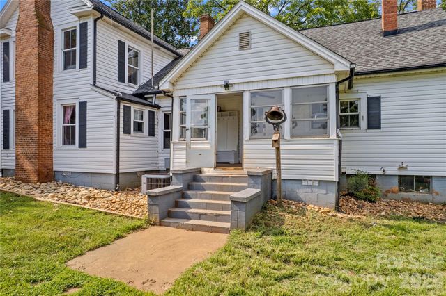 532 Rash Road, Olin, NC 28660