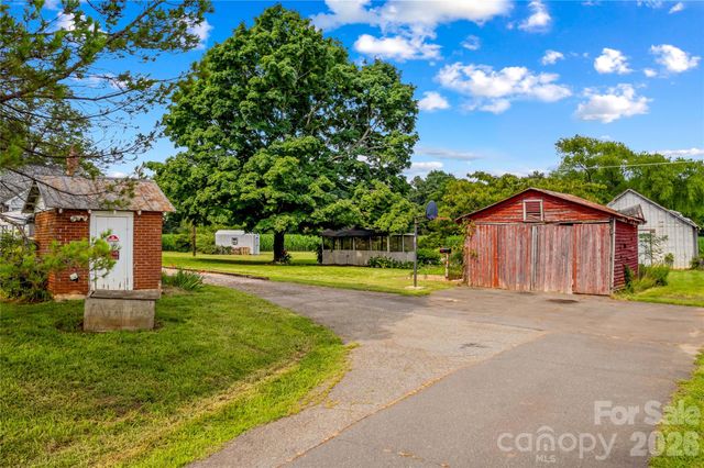 532 Rash Road, Olin, NC 28660