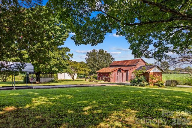 532 Rash Road, Olin, NC 28660