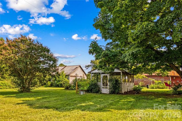 532 Rash Road, Olin, NC 28660