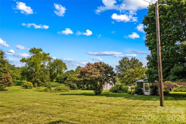 532 Rash Road, Olin, NC 28660