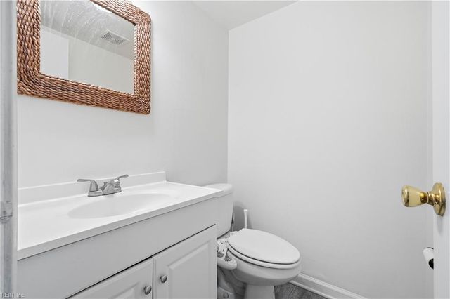 912 Amherst LN, Virginia Beach, VA 23463