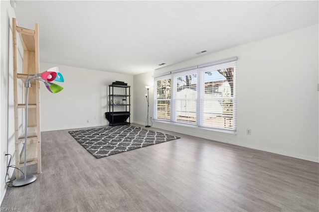 912 Amherst LN, Virginia Beach, VA 23463