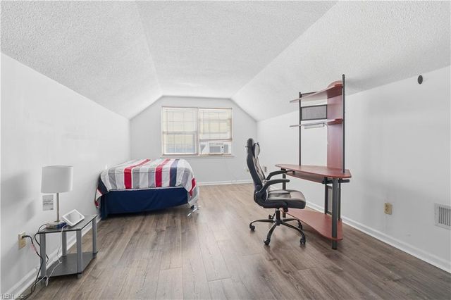 912 Amherst LN, Virginia Beach, VA 23463