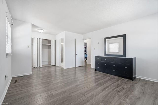 912 Amherst LN, Virginia Beach, VA 23463