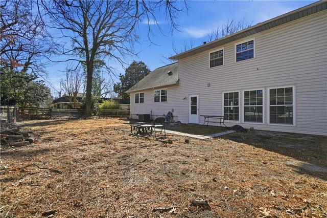 912 Amherst LN, Virginia Beach, VA 23463