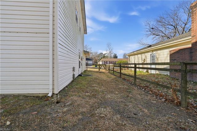 912 Amherst LN, Virginia Beach, VA 23463