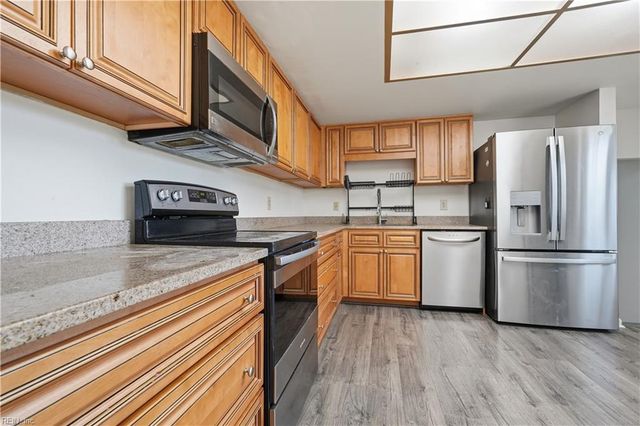 912 Amherst LN, Virginia Beach, VA 23463