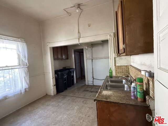 324 N Burlington Avenue, Los Angeles, CA 90026