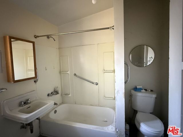 324 N Burlington Avenue, Los Angeles, CA 90026