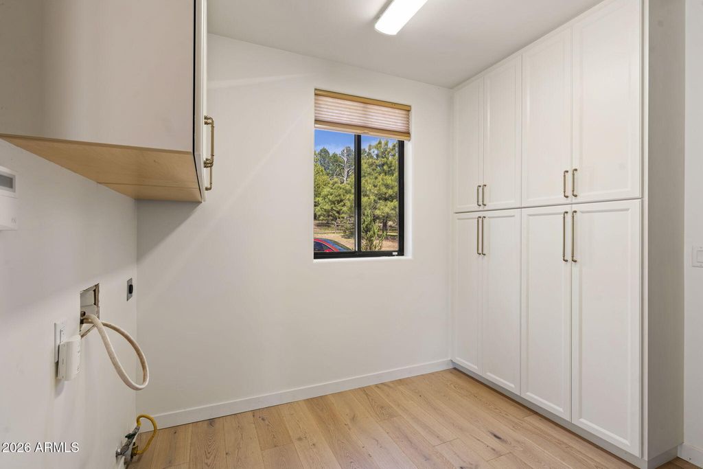 Image 35 of property listing at 2578 OLD MUNDS Highway, Flagstaff, AZ 86005