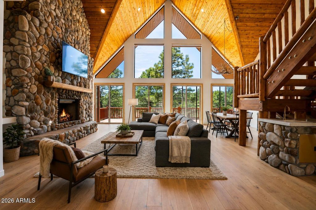 Image 4 of property listing at 2578 OLD MUNDS Highway, Flagstaff, AZ 86005