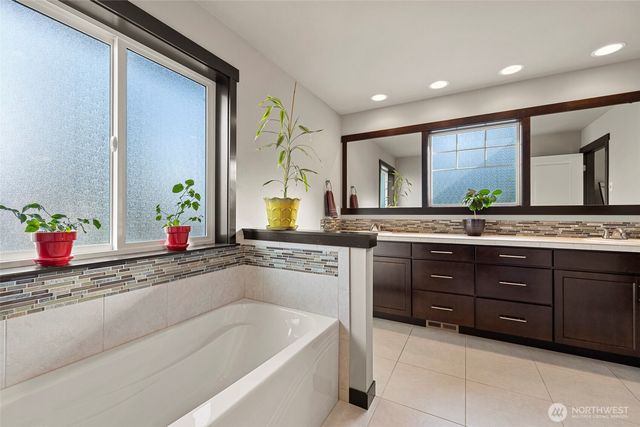 1205 N 16th Street, Mount Vernon, WA 98273