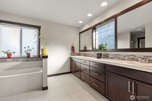 1205 N 16th Street, Mount Vernon, WA 98273