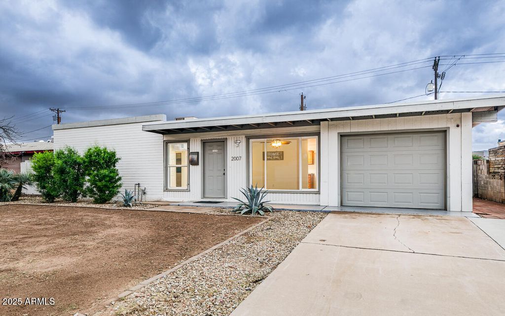 2007 W HIDALGO Avenue, Phoenix, AZ 85041