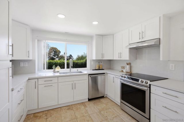 2264 Caminito Castillo, La Jolla, CA 92037