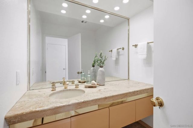 2264 Caminito Castillo, La Jolla, CA 92037