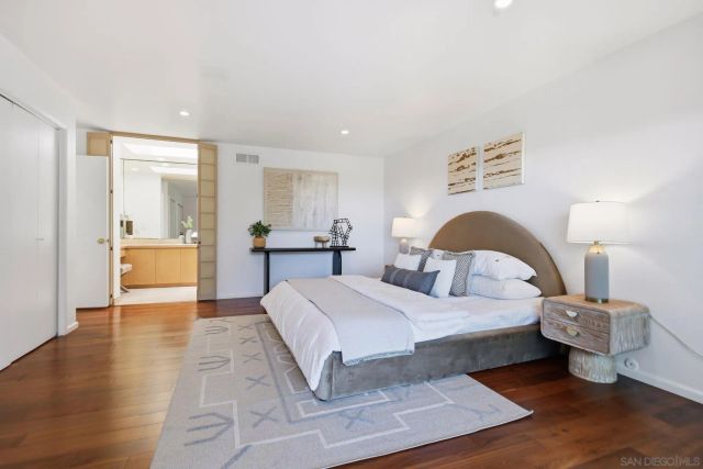 2264 Caminito Castillo, La Jolla, CA 92037