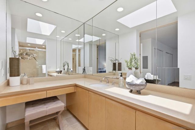 2264 Caminito Castillo, La Jolla, CA 92037