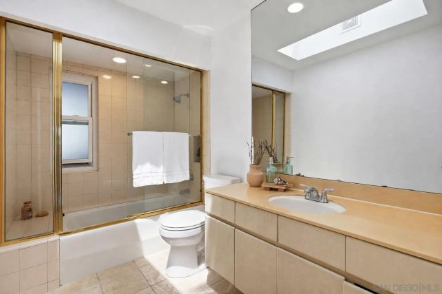 2264 Caminito Castillo, La Jolla, CA 92037