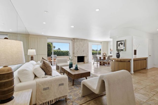 2264 Caminito Castillo, La Jolla, CA 92037