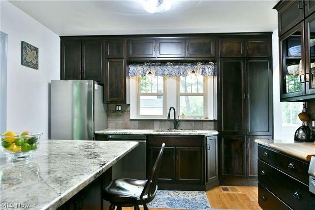 322 Genesee Avenue NE, Warren, OH 44483