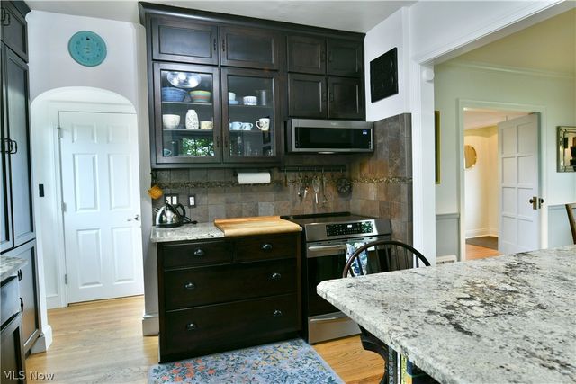 322 Genesee Avenue NE, Warren, OH 44483